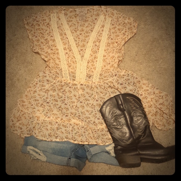 Country Blouse - Picture 1 of 3